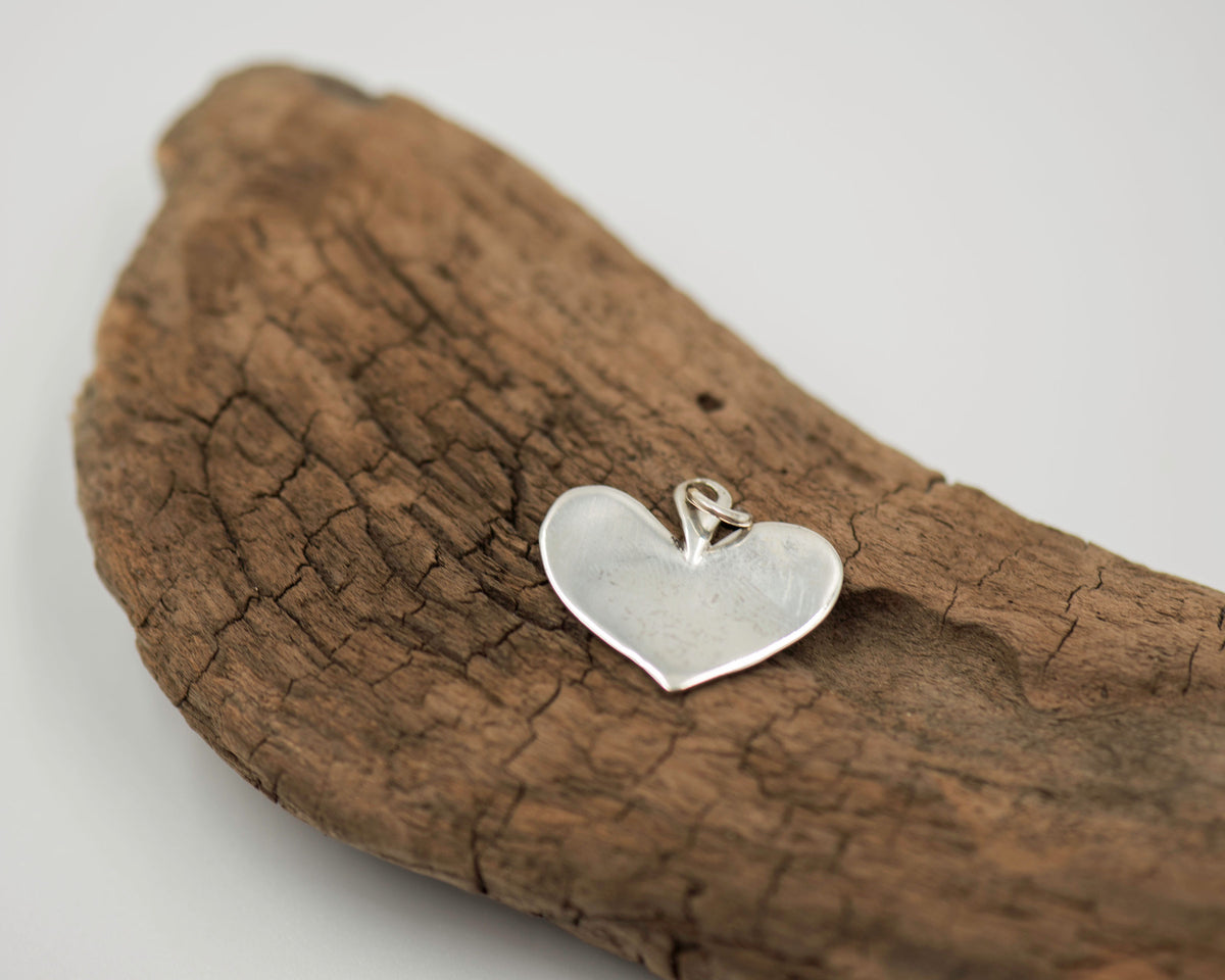 09 Pendant Heart Plain Silver