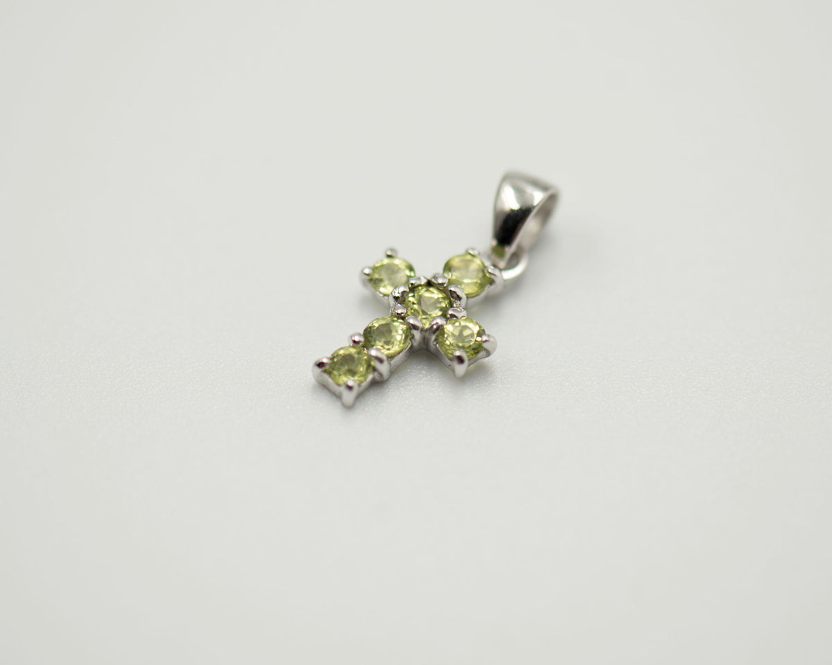 091 Pendant August Birthstone Cross