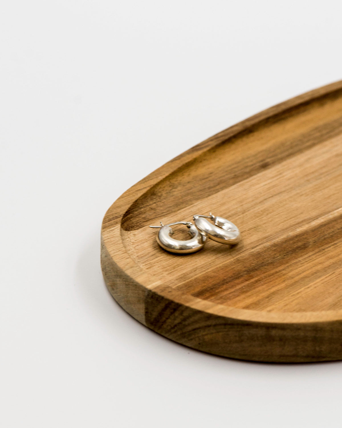 106 Earrings Elegant silver thick hoop earrings