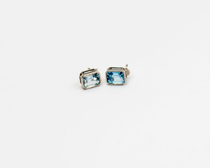 064 Earrings Silver Blue Topaz