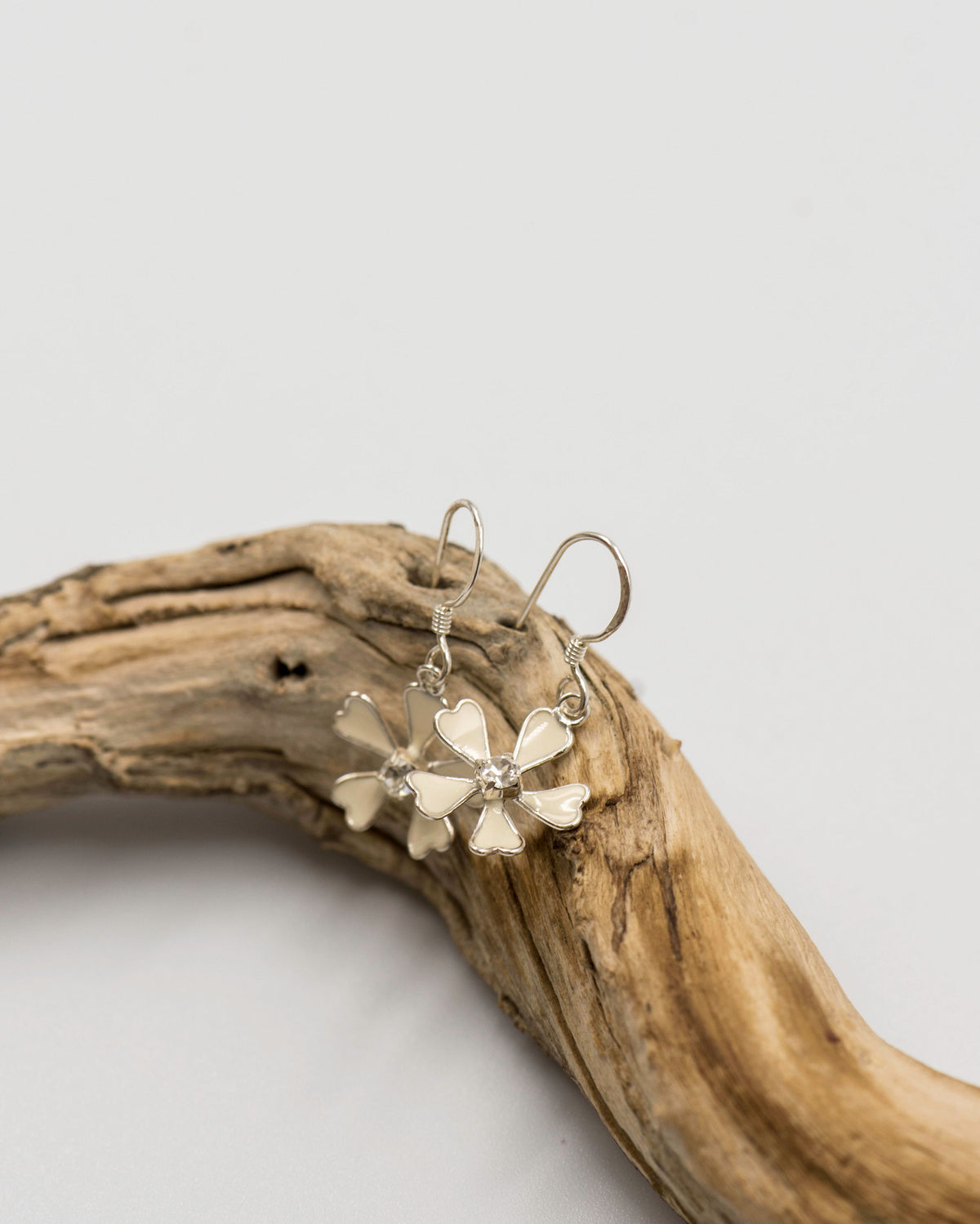 058 Earrings Studs Cubic Flower