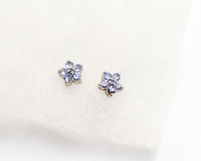 080 Earrings Studs Blue Flower