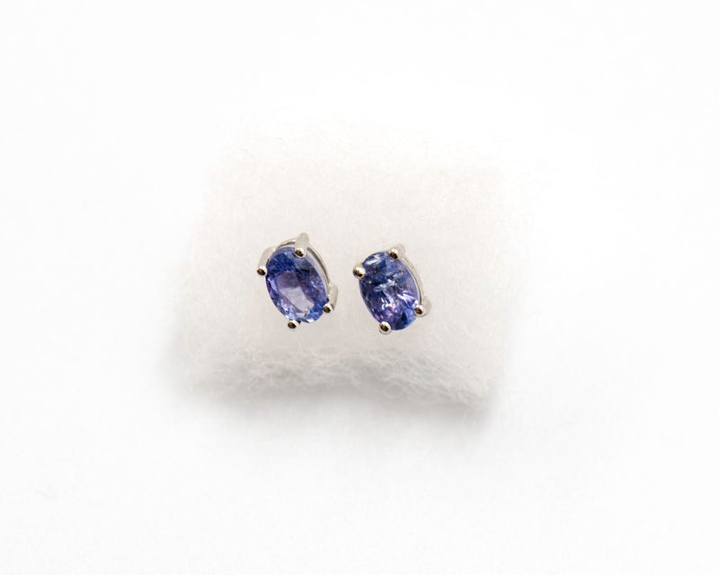 083 Earrings Studs Oval Tanzanite Studs 6X4