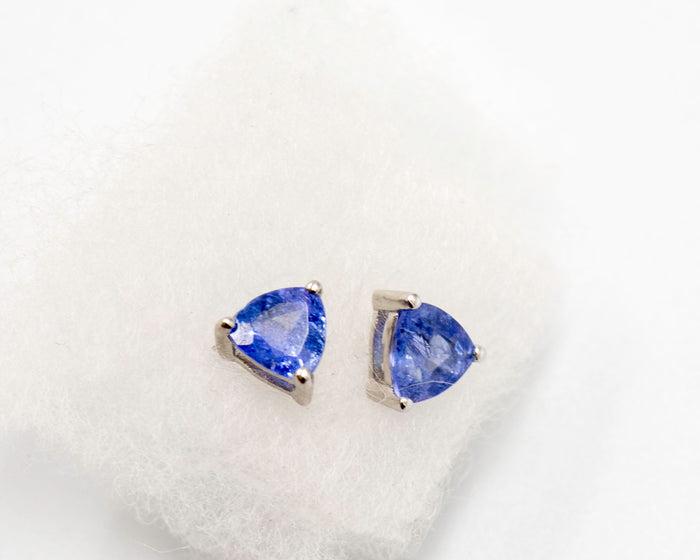 077 Earrings Studs Tanzanite