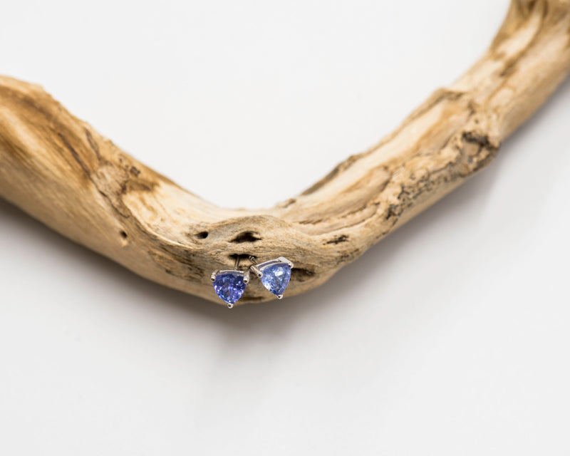 077 Earrings Studs Tanzanite