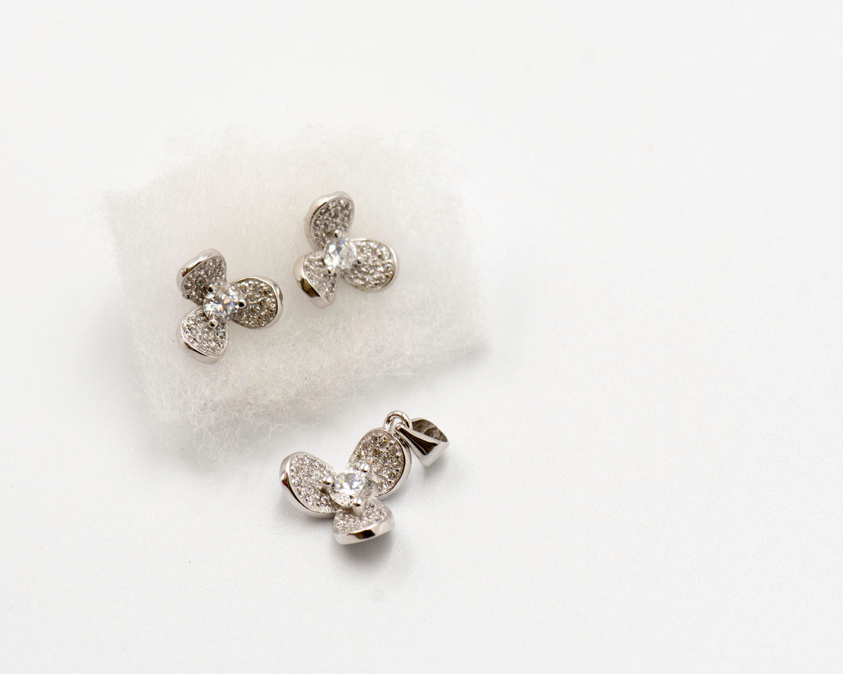 054 Earring 3mm Semi Polish Silver Anti Tarnish Flower