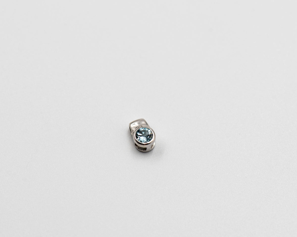 035 Pendant Blue Topaz