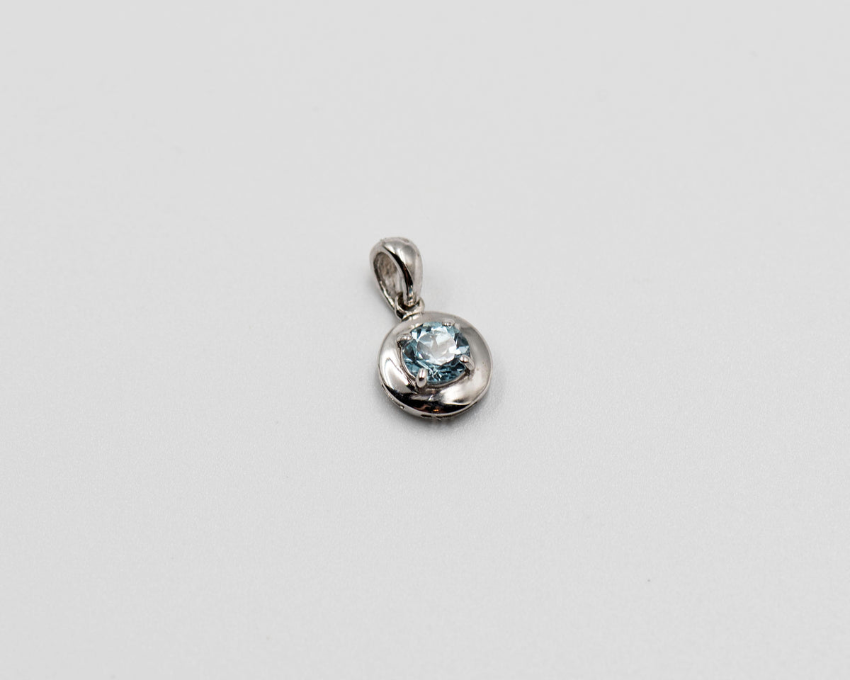 030 Pendant Blue Topaz