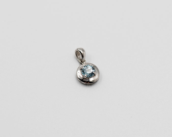 030 Pendant Blue Topaz