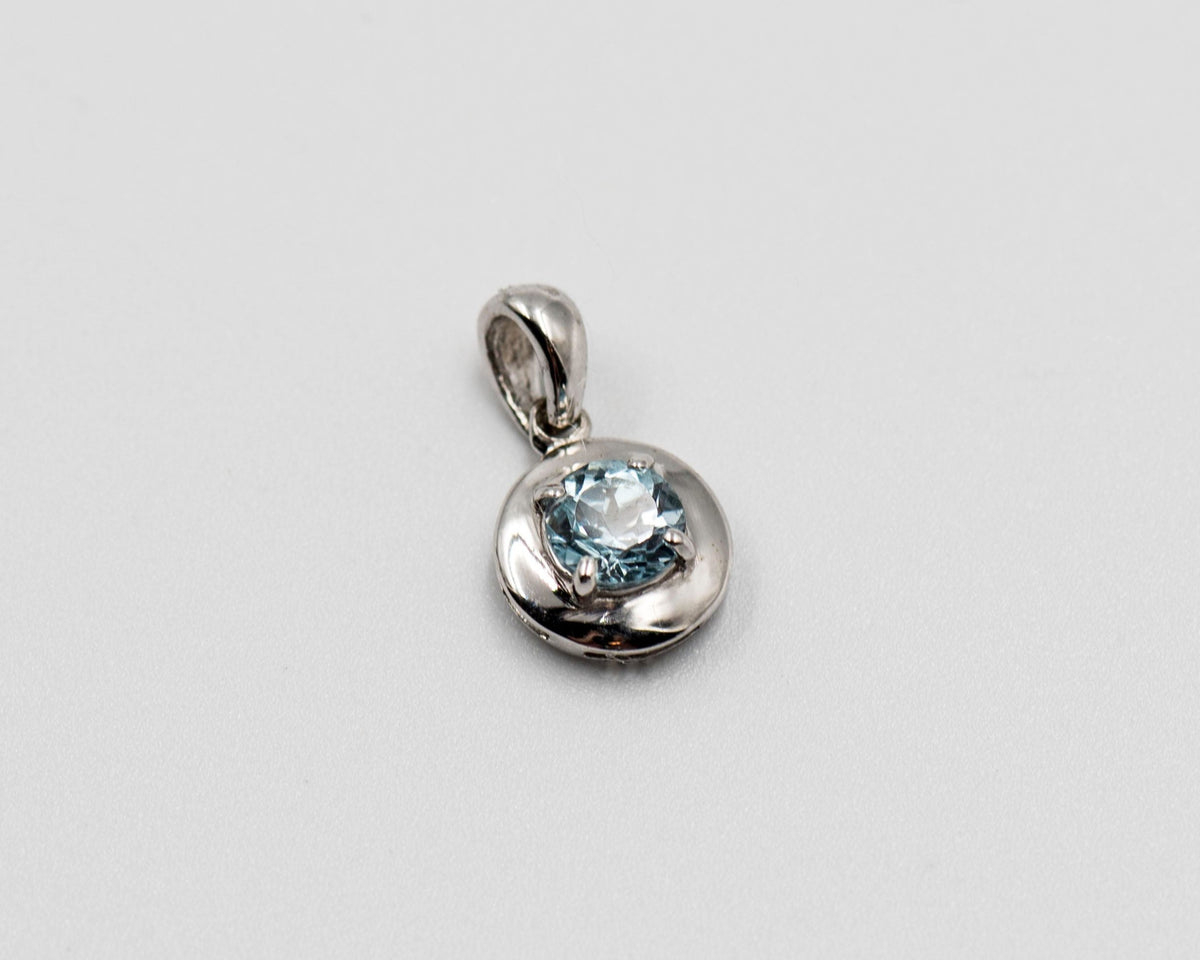 030 Pendant Blue Topaz