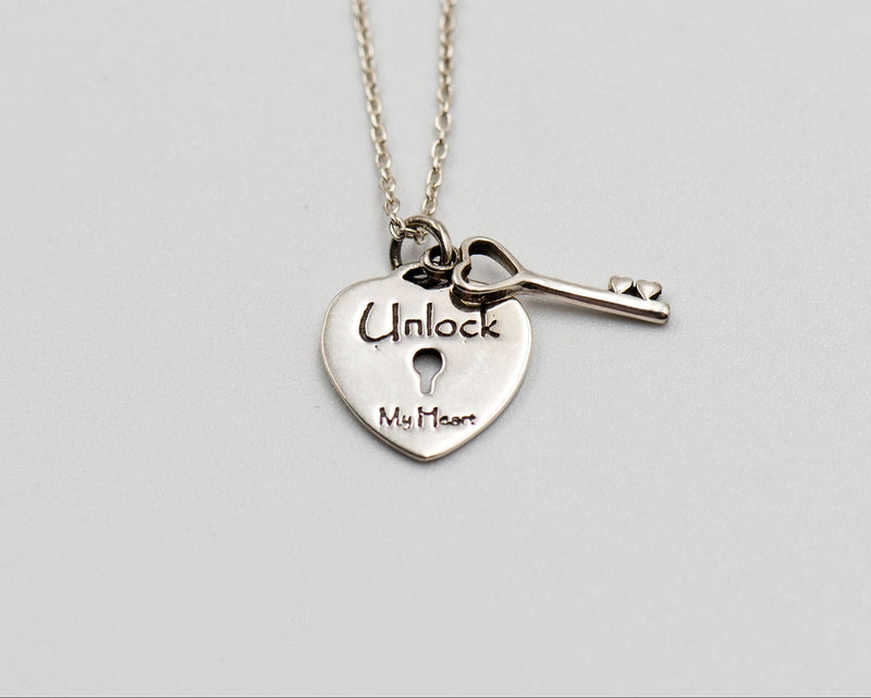 046 Set Necklace Unlock my Heart with Key (Chain Included)