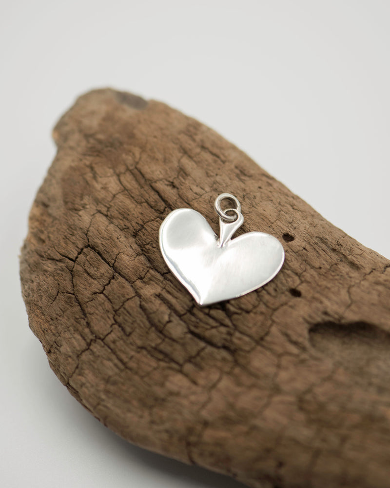 09 Pendant Heart Plain Silver