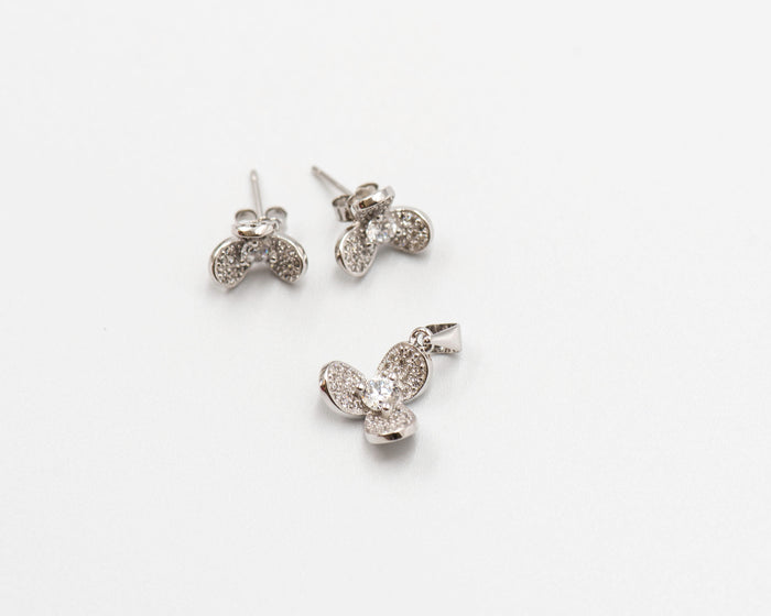 072 Sets of X1 Pendant and X2 Earrings Silver and Cubic